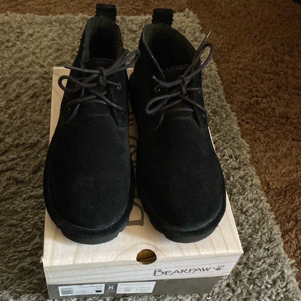 Bearpaw boots size 8